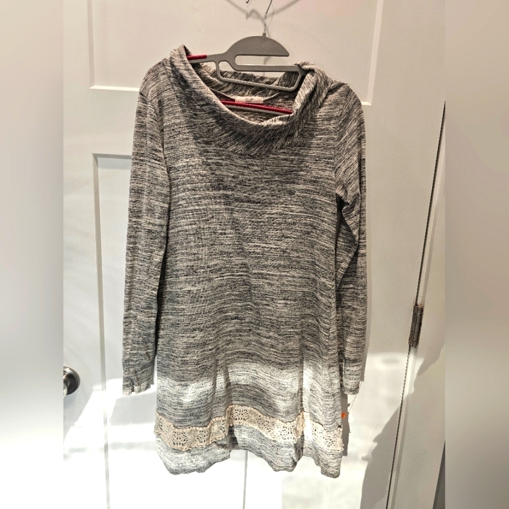 Le Lis Gray Marled Cowl Neck Tunic Top Small Crochet Lace Hem
